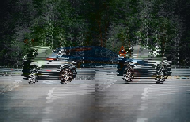 การดูแลรถ SUV มือสองสำหรับงานลุยน้ำ ลุยป่า และท่องเที่ยวสมบุกสมบัน