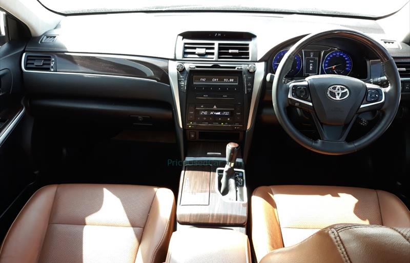 ขายรถเก๋งมือสอง-toyota-โตโยต้า-camry-คัมรี่-รถปี2017-รหัส66555-8930565b.jpg