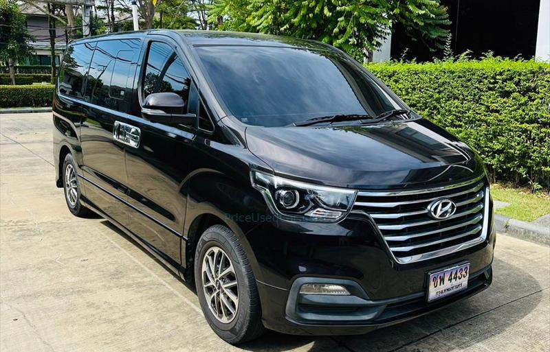 รถตู้มือสอง HYUNDAI H-1 รถปี 2020