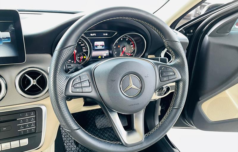 ขายรถเก๋งมือสอง-mercedes-benz-เมอร์เซเดสเบนซ์-gla200-รถปี2019-รหัส66742-2009dbf3.jpg ขายรถเก๋งมือสอง-mercedes-benz-เมอร์เซเดสเบนซ์-gla200-รถปี2019-รหัส66742-2009dbf3.jpg