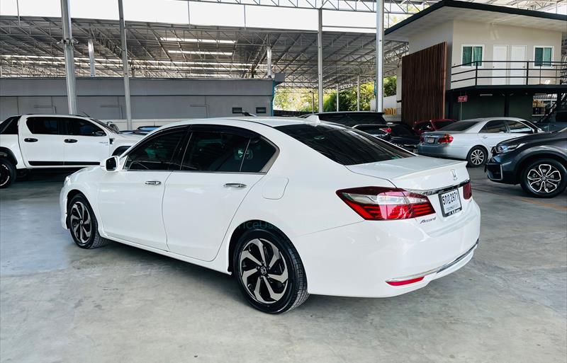 ขายรถเก๋งมือสอง honda accord รถปี2016 รหัส 66758 รูปที่10