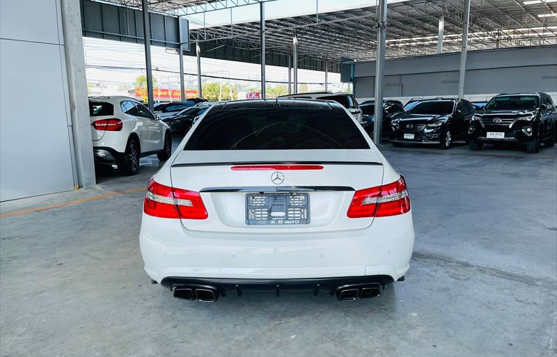 ขายรถเก๋งมือสอง-mercedes-benz-เมอร์เซเดสเบนซ์-e200-cgi-รถปี2011-รหัส66765-56eac646.jpg ขายรถเก๋งมือสอง-mercedes-benz-เมอร์เซเดสเบนซ์-e200-cgi-รถปี2011-รหัส66765-56eac646.jpg