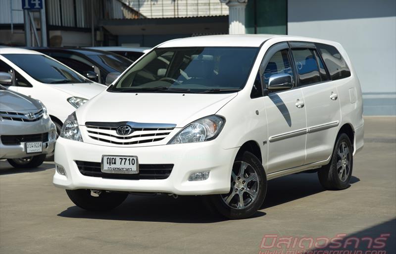 รถตู้มือสอง TOYOTA INNOVA รถปี 2011