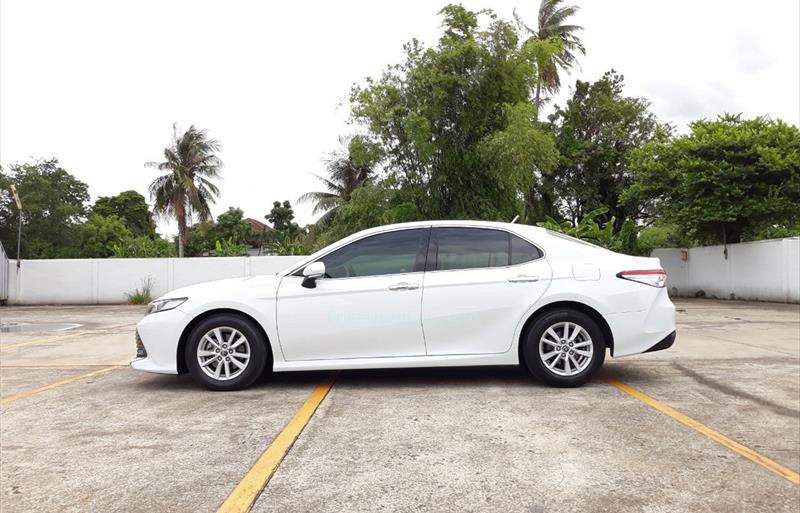 ขายรถเก๋งมือสอง-toyota-โตโยต้า-camry-คัมรี่-รถปี2019-รหัส66812-57cef62e.jpg ขายรถเก๋งมือสอง-toyota-โตโยต้า-camry-คัมรี่-รถปี2019-รหัส66812-57cef62e.jpg