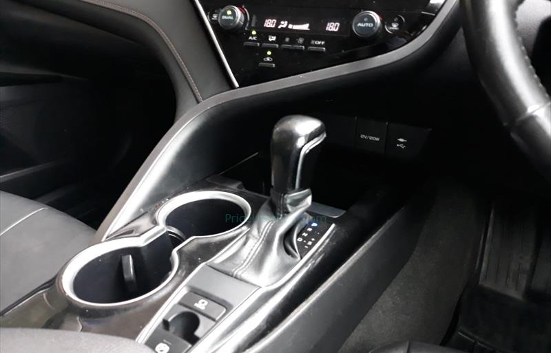 ขายรถเก๋งมือสอง-toyota-โตโยต้า-camry-คัมรี่-รถปี2019-รหัส66812-dfc858e1.jpg ขายรถเก๋งมือสอง-toyota-โตโยต้า-camry-คัมรี่-รถปี2019-รหัส66812-dfc858e1.jpg