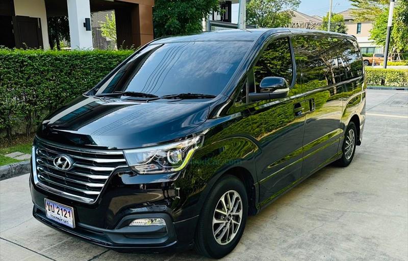 รถตู้มือสอง HYUNDAI H-1 รถปี 2020