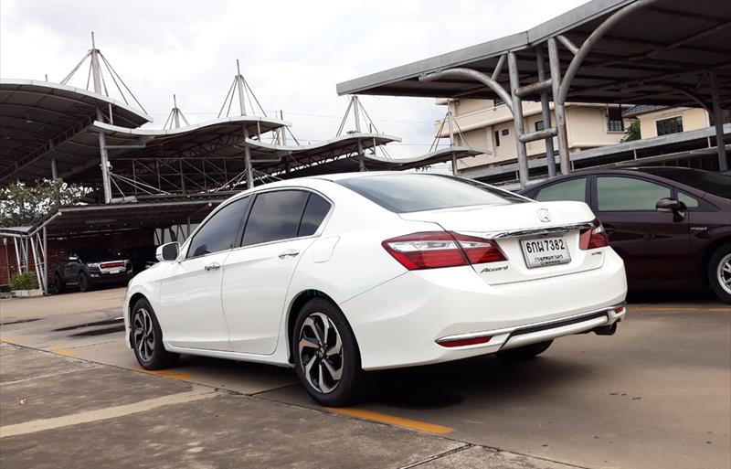 ขายรถเก๋งมือสอง honda accord รถปี2017 รหัส 66923 รูปที่3