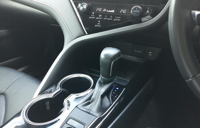 ขายรถเก๋งมือสอง-toyota-โตโยต้า-camry-คัมรี่-รถปี2019-รหัส66929-17033c39.jpg ขายรถเก๋งมือสอง-toyota-โตโยต้า-camry-คัมรี่-รถปี2019-รหัส66929-17033c39.jpg