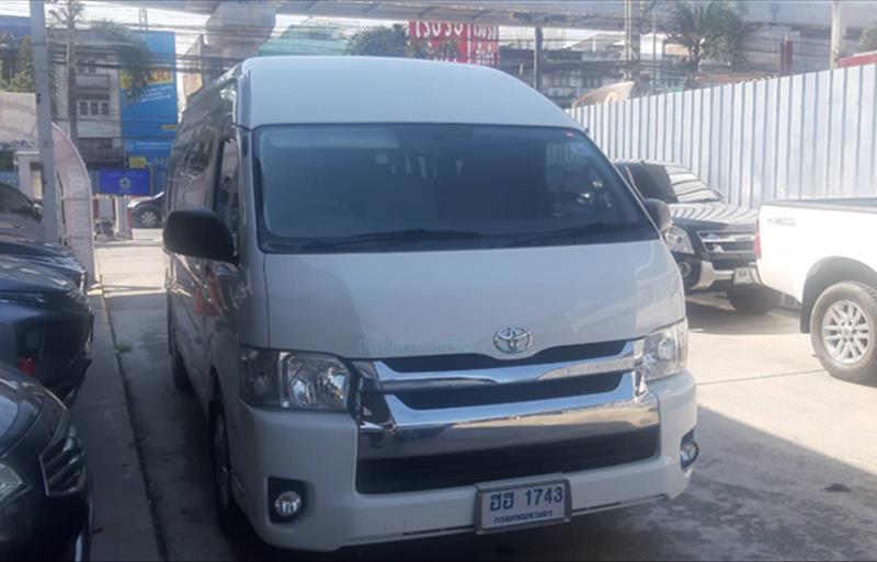 รถตู้มือสอง TOYOTA COMMUTER รถปี 2019