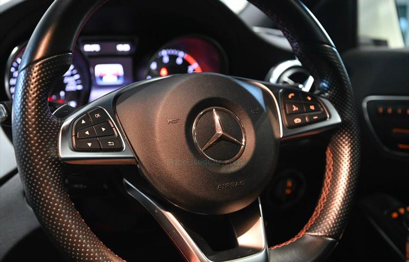 ขายรถเก๋งมือสอง-mercedes-benz-เมอร์เซเดสเบนซ์-gla250-รถปี2017-รหัส67187-ac4af4ed.jpg ขายรถเก๋งมือสอง-mercedes-benz-เมอร์เซเดสเบนซ์-gla250-รถปี2017-รหัส67187-ac4af4ed.jpg