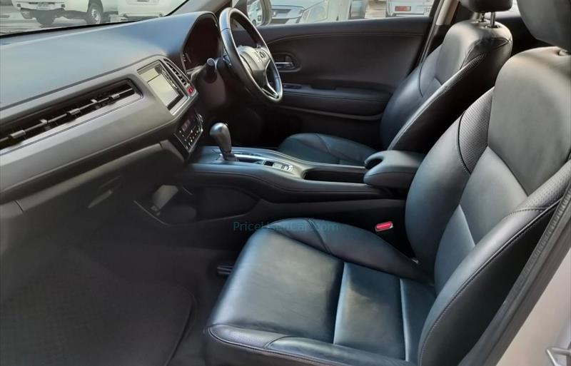 ขายรถ-suv-มือสอง-honda-ฮอนด้า-hr-v-เอชอาร์วี-รถปี2016-รหัส67293-e8db9236.jpg ขายรถ-suv-มือสอง-honda-ฮอนด้า-hr-v-เอชอาร์วี-รถปี2016-รหัส67293-e8db9236.jpg