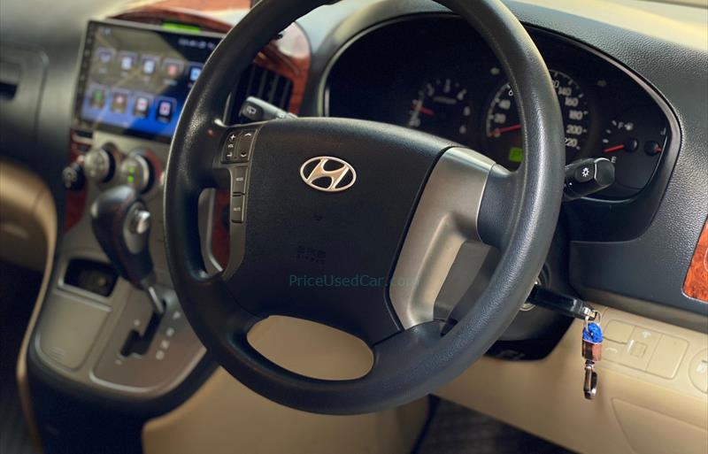 ขายรถตู้มือสอง-hyundai-ฮุนได-h-1-เอชวัน-รถปี2013-รหัส67304-8159a5a8.jpg ขายรถตู้มือสอง-hyundai-ฮุนได-h-1-เอชวัน-รถปี2013-รหัส67304-8159a5a8.jpg