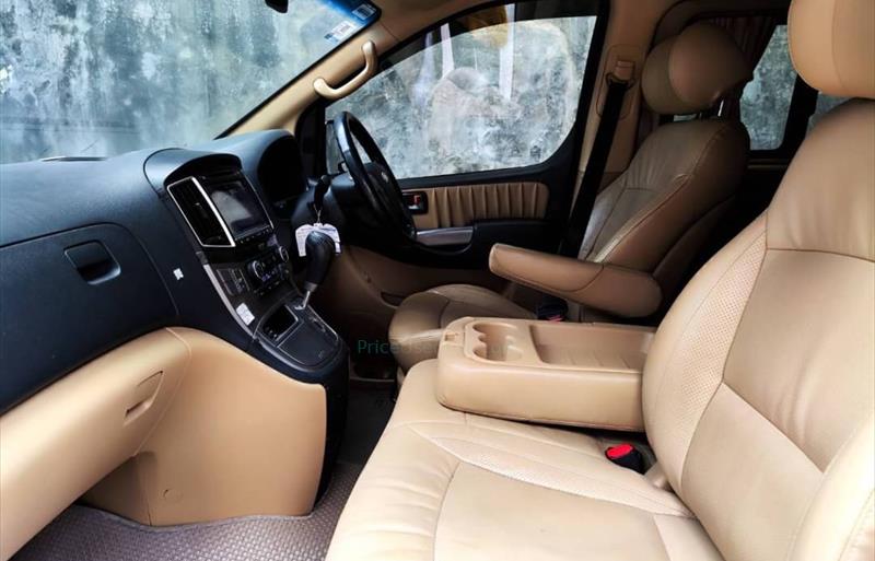 ขายรถตู้มือสอง hyundai h-1 รถปี2016 รหัส 67312 รูปที่12