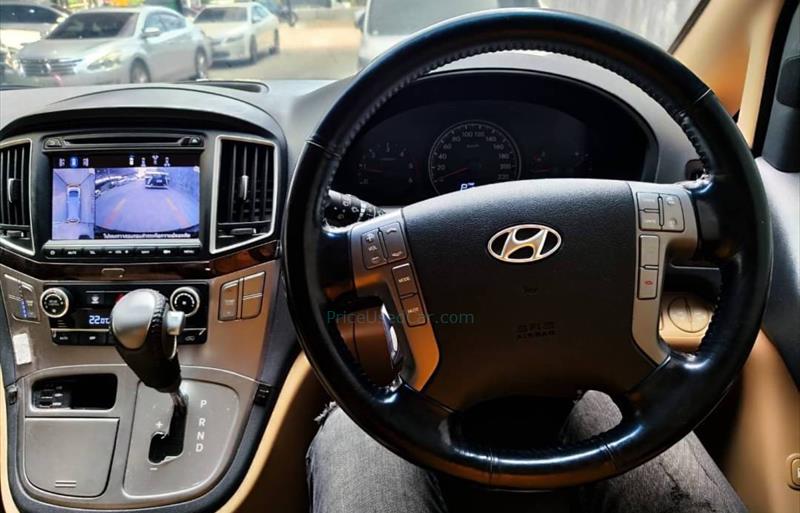 ขายรถตู้มือสอง hyundai h-1 รถปี2016 รหัส 67312 รูปที่6