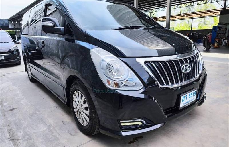 รถตู้มือสอง  HYUNDAI H-1 2.5 Deluxe รถปี2016