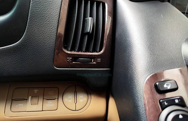ขายรถตู้มือสอง hyundai h-1 รถปี2016 รหัส 67312 รูปที่8