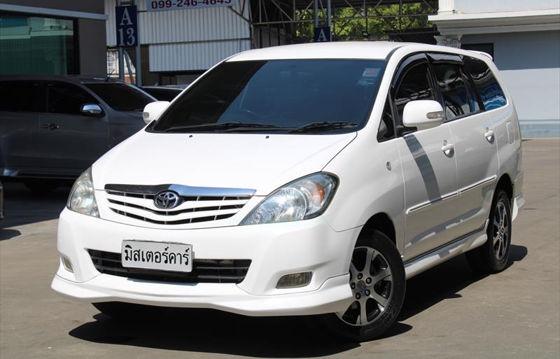 รถตู้มือสอง TOYOTA INNOVA รถปี 2011