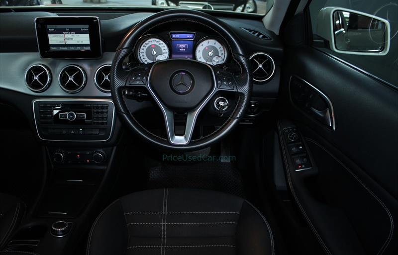 ขายรถเก๋งมือสอง mercedes-benz gla200 รถปี2015 รหัส 67536 รูปที่2