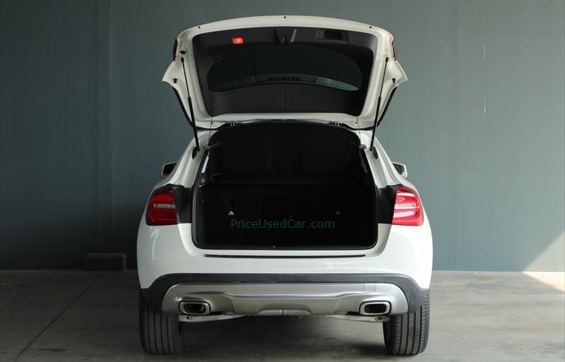 ขายรถเก๋งมือสอง-mercedes-benz-เมอร์เซเดสเบนซ์-gla200-รถปี2015-รหัส67536-f8c3159f.jpg ขายรถเก๋งมือสอง-mercedes-benz-เมอร์เซเดสเบนซ์-gla200-รถปี2015-รหัส67536-f8c3159f.jpg