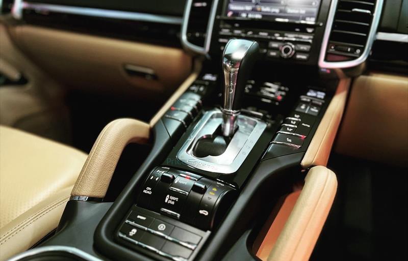 ขายรถ-suv-มือสอง-porsche-ปอร์เช่-cayenne-รถปี2016-รหัส67564-6a40fe63.jpg ขายรถ-suv-มือสอง-porsche-ปอร์เช่-cayenne-รถปี2016-รหัส67564-6a40fe63.jpg