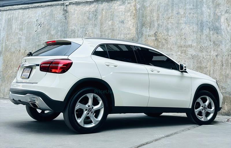 ขายรถเก๋งมือสอง-mercedes-benz-เมอร์เซเดสเบนซ์-gla200-รถปี2019-รหัส67629-d23ae124.jpg ขายรถเก๋งมือสอง-mercedes-benz-เมอร์เซเดสเบนซ์-gla200-รถปี2019-รหัส67629-d23ae124.jpg