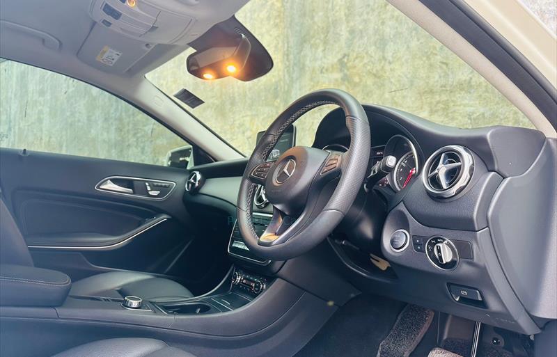 ขายรถเก๋งมือสอง-mercedes-benz-เมอร์เซเดสเบนซ์-gla200-รถปี2019-รหัส67629-e62637b1.jpg ขายรถเก๋งมือสอง-mercedes-benz-เมอร์เซเดสเบนซ์-gla200-รถปี2019-รหัส67629-e62637b1.jpg