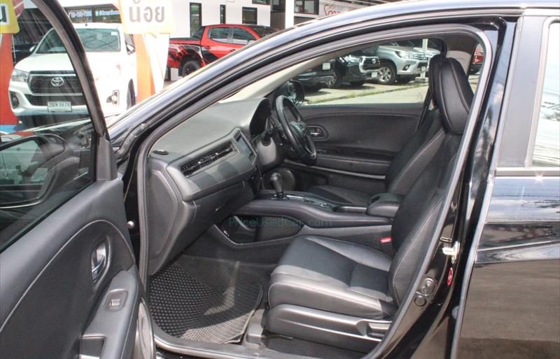 ขายรถ-suv-มือสอง-honda-ฮอนด้า-hr-v-เอชอาร์วี-รถปี2021-รหัส67633-60ab950e.jpg ขายรถ-suv-มือสอง-honda-ฮอนด้า-hr-v-เอชอาร์วี-รถปี2021-รหัส67633-60ab950e.jpg