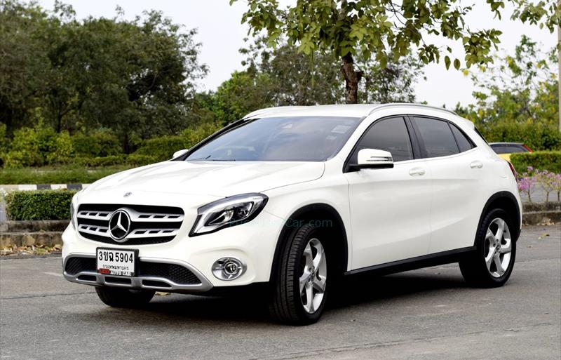 ขายรถ-suv-มือสอง-mercedes-benz-เมอร์เซเดสเบนซ์-gla-200-จีแอลเอ200-รถปี2018-รหัส67659-27c4d309.jpg ขายรถ-suv-มือสอง-mercedes-benz-เมอร์เซเดสเบนซ์-gla-200-จีแอลเอ200-รถปี2018-รหัส67659-27c4d309.jpg