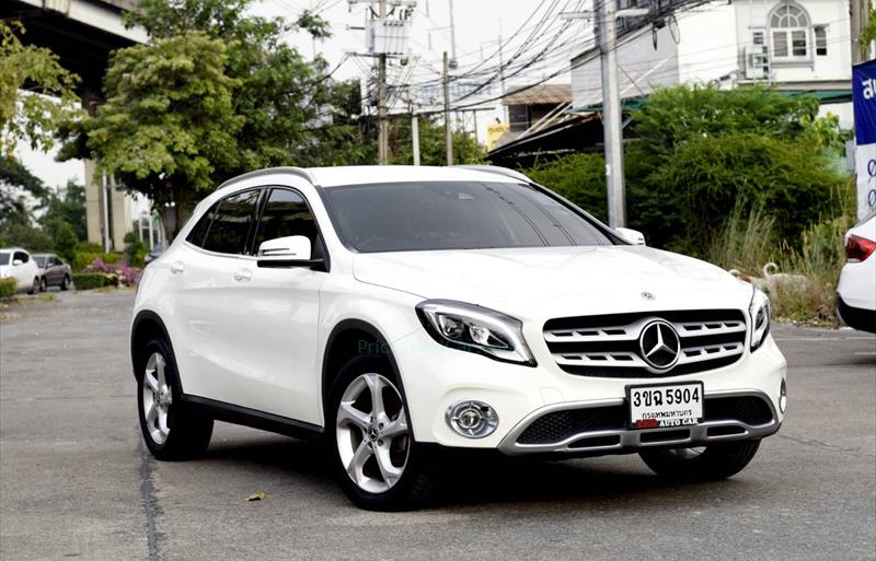 ขายรถ-suv-มือสอง-mercedes-benz-เมอร์เซเดสเบนซ์-gla-200-จีแอลเอ200-รถปี2018-รหัส67659-56afcb4b.jpg ขายรถ-suv-มือสอง-mercedes-benz-เมอร์เซเดสเบนซ์-gla-200-จีแอลเอ200-รถปี2018-รหัส67659-56afcb4b.jpg