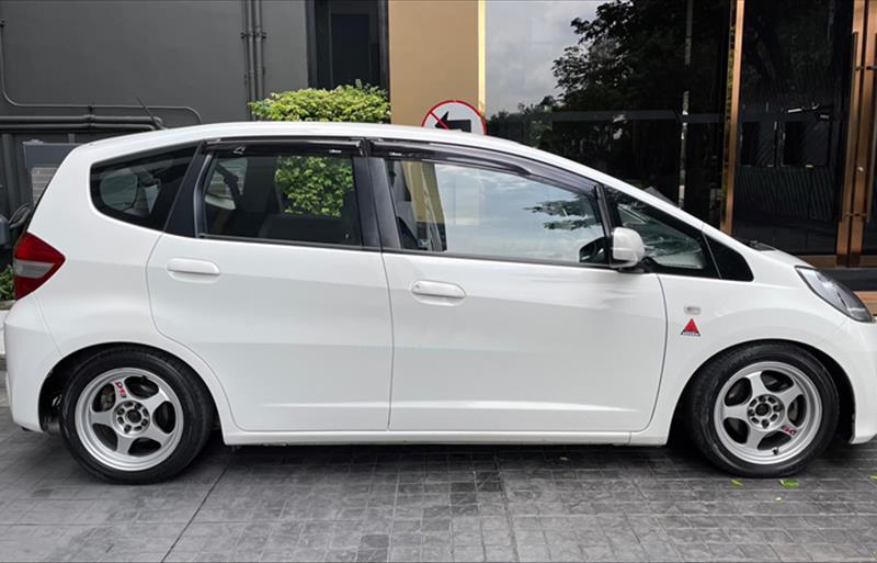 ขายรถเก๋งมือสอง-honda-ฮอนด้า-jazz-แจ๊ส-รถปี2013-รหัส67663-d0783dfc.jpg ขายรถเก๋งมือสอง-honda-ฮอนด้า-jazz-แจ๊ส-รถปี2013-รหัส67663-d0783dfc.jpg