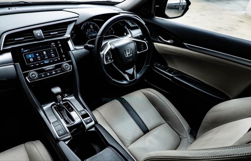 ขายรถเก๋งมือสอง-honda-ฮอนด้า-civic-ซีวิค-รถปี2018-รหัส67686-17687ab9.jpg ขายรถเก๋งมือสอง-honda-ฮอนด้า-civic-ซีวิค-รถปี2018-รหัส67686-17687ab9.jpg