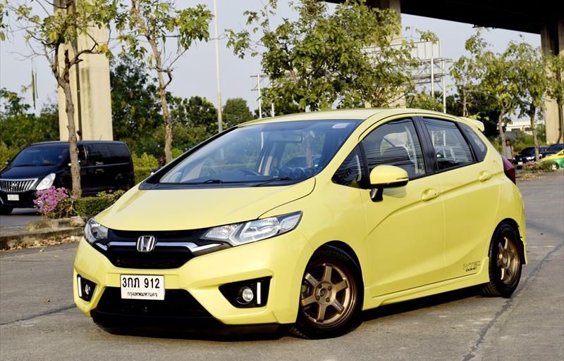รถเก๋งมือสอง HONDA JAZZ รถปี 2014