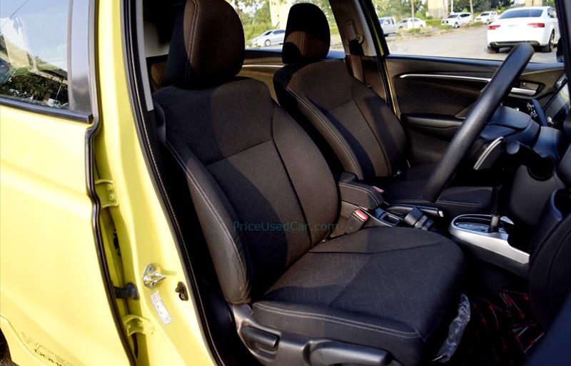 ขายรถเก๋งมือสอง-honda-ฮอนด้า-jazz-แจ๊ส-รถปี2014-รหัส67698-e4d021bb.jpg ขายรถเก๋งมือสอง-honda-ฮอนด้า-jazz-แจ๊ส-รถปี2014-รหัส67698-e4d021bb.jpg