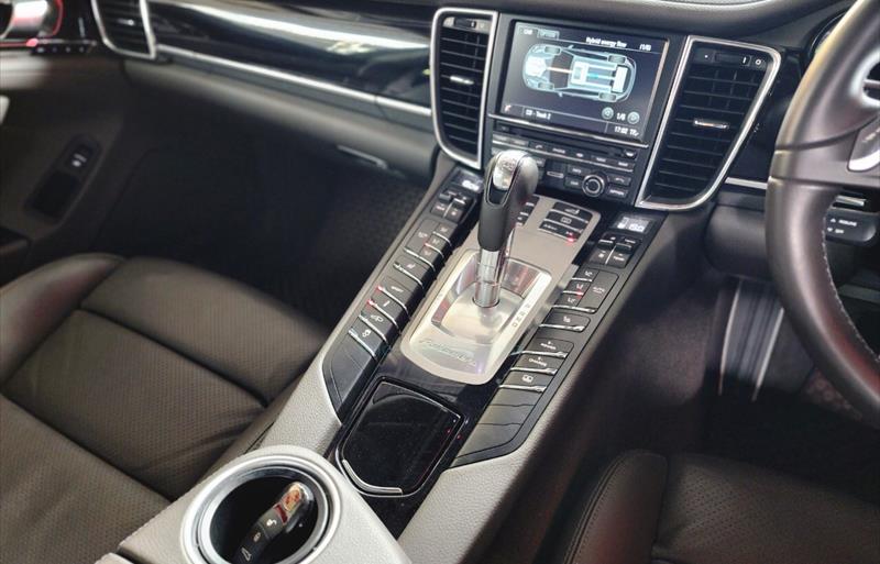 ขายรถเก๋งมือสอง-porsche-ปอร์เช่-panamera-รถปี2014-รหัส67768-8cd604a4.jpg ขายรถเก๋งมือสอง-porsche-ปอร์เช่-panamera-รถปี2014-รหัส67768-8cd604a4.jpg