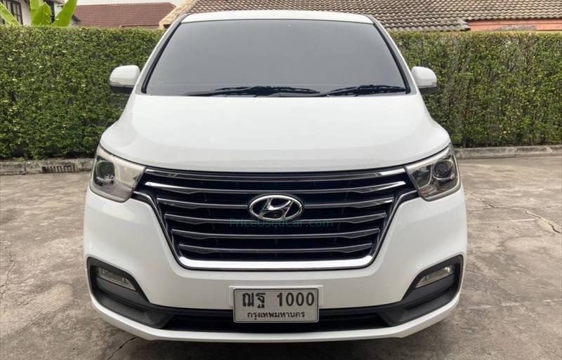 รถตู้มือสอง  HYUNDAI GRAND STAREX 2.5 VIP รถปี2019