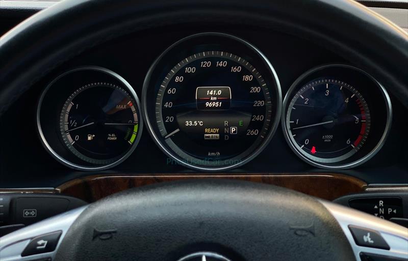 ขายรถเก๋งมือสอง-mercedes-benz-เมอร์เซเดสเบนซ์-e300-อีสามศูนย์ศูนย์-รถปี2015-รหัส67894-36b49a98.jpg ขายรถเก๋งมือสอง-mercedes-benz-เมอร์เซเดสเบนซ์-e300-อีสามศูนย์ศูนย์-รถปี2015-รหัส67894-36b49a98.jpg