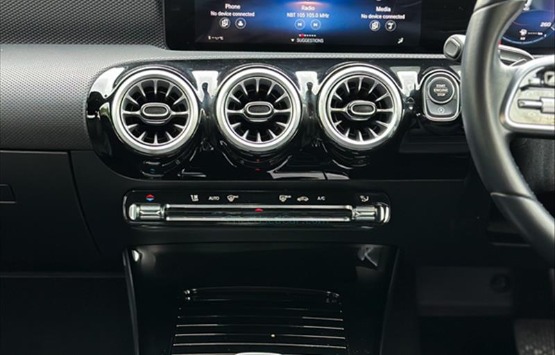 ขายรถเก๋งมือสอง-mercedes-benz-เมอร์เซเดสเบนซ์-a200-รถปี2022-รหัส67921-1ba73487.jpg ขายรถเก๋งมือสอง-mercedes-benz-เมอร์เซเดสเบนซ์-a200-รถปี2022-รหัส67921-1ba73487.jpg