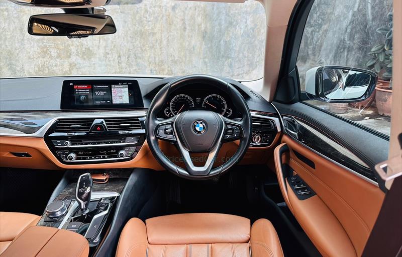 ขายรถเก๋งมือสอง-bmw-บีเอ็มดับบลิว-520d-ห้าสองศูนย์ดี-รถปี2018-รหัส68116-c7cc2bfb.jpg ขายรถเก๋งมือสอง-bmw-บีเอ็มดับบลิว-520d-ห้าสองศูนย์ดี-รถปี2018-รหัส68116-c7cc2bfb.jpg