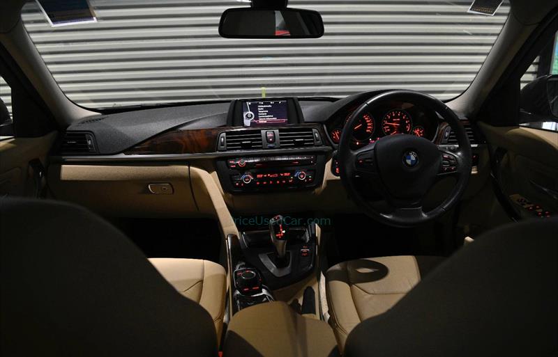 ขายรถเก๋งมือสอง-bmw-บีเอ็มดับบลิว-320i-สามสองศูนย์ไอ-รถปี2013-รหัส68118-d6c901f9.jpg ขายรถเก๋งมือสอง-bmw-บีเอ็มดับบลิว-320i-สามสองศูนย์ไอ-รถปี2013-รหัส68118-d6c901f9.jpg