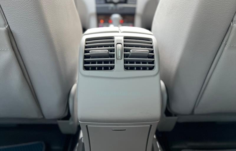ขายรถเก๋งมือสอง-mercedes-benz-เมอร์เซเดสเบนซ์-e200-cgi-รถปี2011-รหัส68146-089e1bd2.jpg ขายรถเก๋งมือสอง-mercedes-benz-เมอร์เซเดสเบนซ์-e200-cgi-รถปี2011-รหัส68146-089e1bd2.jpg