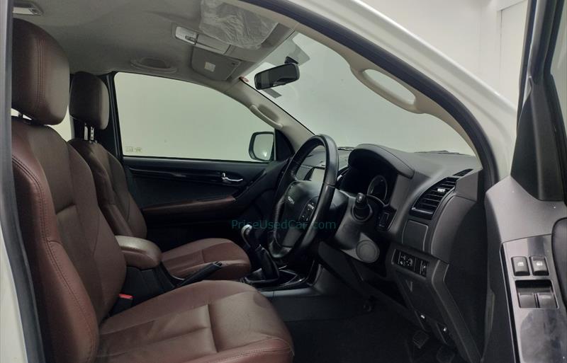 ขายรถกระบะมือสอง-isuzu-อีซูซุ-d-max-ดีแมคซ์-รถปี2019-รหัส68210-5aed2db4.jpg ขายรถกระบะมือสอง-isuzu-อีซูซุ-d-max-ดีแมคซ์-รถปี2019-รหัส68210-5aed2db4.jpg