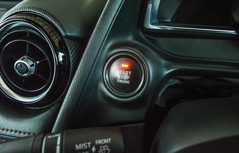 ขายรถเก๋งมือสอง-mazda-มาสด้า-2-สอง-รถปี2016-รหัส68259-9c1e3304.jpg ขายรถเก๋งมือสอง-mazda-มาสด้า-2-สอง-รถปี2016-รหัส68259-9c1e3304.jpg