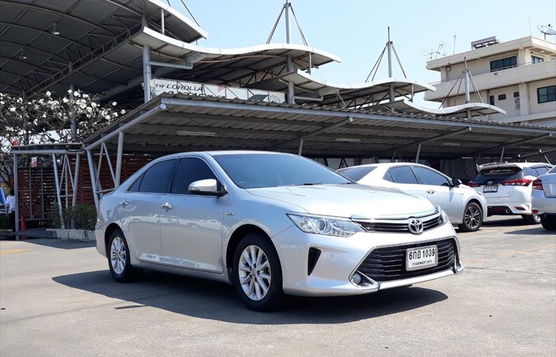 ขายรถเก๋งมือสอง-toyota-โตโยต้า-camry-คัมรี่-รถปี2017-รหัส68263-dfbde723.jpg ขายรถเก๋งมือสอง-toyota-โตโยต้า-camry-คัมรี่-รถปี2017-รหัส68263-dfbde723.jpg