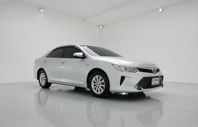 ขายรถเก๋งมือสอง-toyota-โตโยต้า-camry-คัมรี่-รถปี2017-รหัส68301-26b252ca.jpg ขายรถเก๋งมือสอง-toyota-โตโยต้า-camry-คัมรี่-รถปี2017-รหัส68301-26b252ca.jpg
