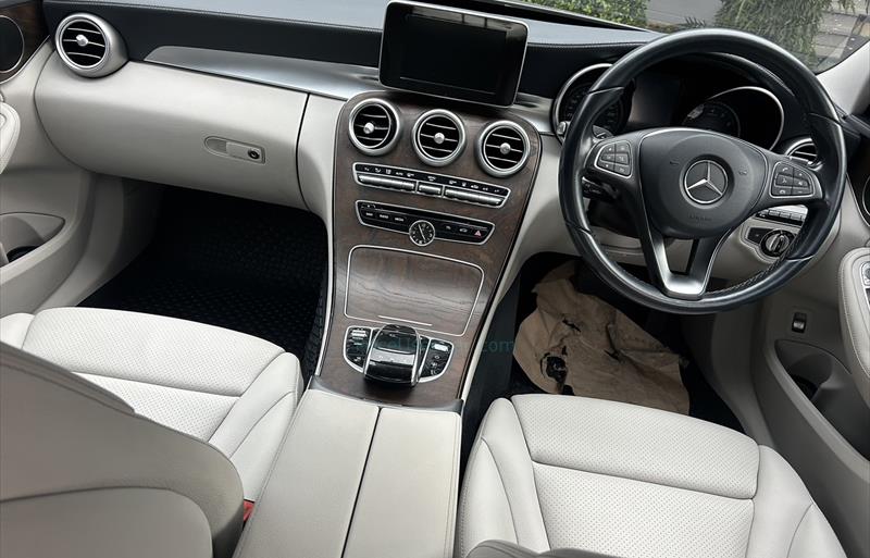 ขายรถเก๋งมือสอง-mercedes-benz-เมอร์เซเดสเบนซ์-c350-ซีสามห้าศูนย์-รถปี2017-รหัส68303-2657becb.jpg ขายรถเก๋งมือสอง-mercedes-benz-เมอร์เซเดสเบนซ์-c350-ซีสามห้าศูนย์-รถปี2017-รหัส68303-2657becb.jpg
