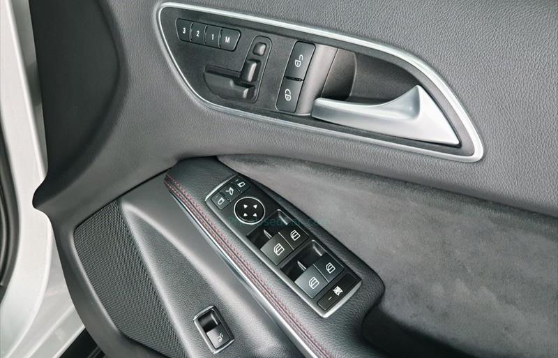 ขายรถเก๋งมือสอง-mercedes-benz-เมอร์เซเดสเบนซ์-gla250-รถปี2016-รหัส68345-5633f7ba.jpg ขายรถเก๋งมือสอง-mercedes-benz-เมอร์เซเดสเบนซ์-gla250-รถปี2016-รหัส68345-5633f7ba.jpg