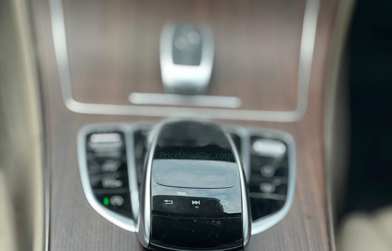 ขายรถเก๋งมือสอง-mercedes-benz-เมอร์เซเดสเบนซ์-c220-รถปี2019-รหัส68370-c40e7ee0.jpg ขายรถเก๋งมือสอง-mercedes-benz-เมอร์เซเดสเบนซ์-c220-รถปี2019-รหัส68370-c40e7ee0.jpg