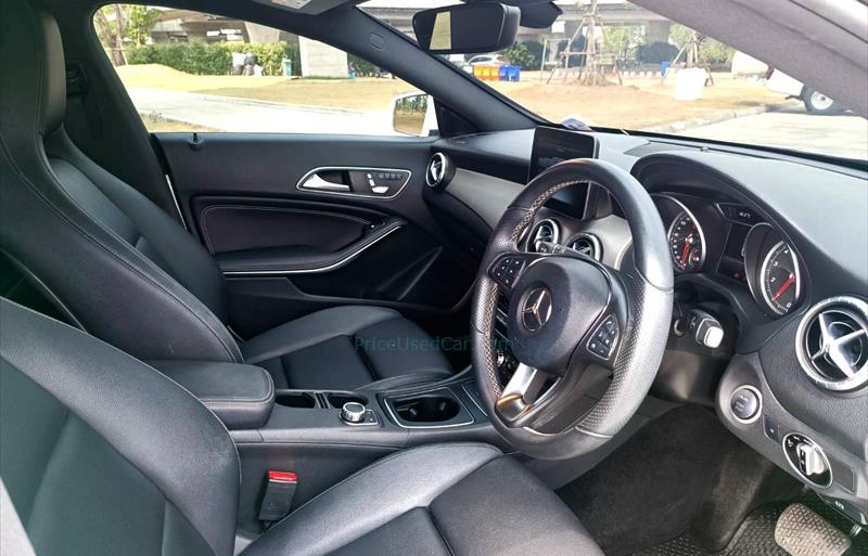 ขายรถเก๋งมือสอง-mercedes-benz-เมอร์เซเดสเบนซ์-cla200-รถปี2018-รหัส68385-50465cf6.jpg ขายรถเก๋งมือสอง-mercedes-benz-เมอร์เซเดสเบนซ์-cla200-รถปี2018-รหัส68385-50465cf6.jpg