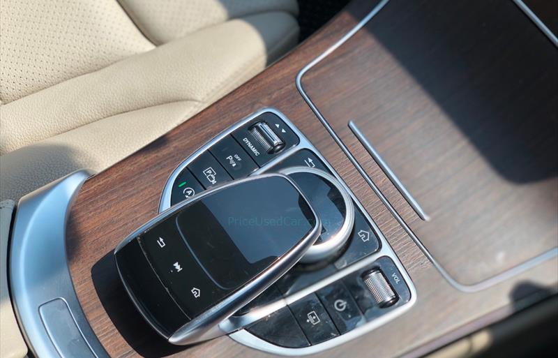ขายรถเก๋งมือสอง-mercedes-benz-เมอร์เซเดสเบนซ์-c220-รถปี2019-รหัส68649-bd458b77.jpg ขายรถเก๋งมือสอง-mercedes-benz-เมอร์เซเดสเบนซ์-c220-รถปี2019-รหัส68649-bd458b77.jpg