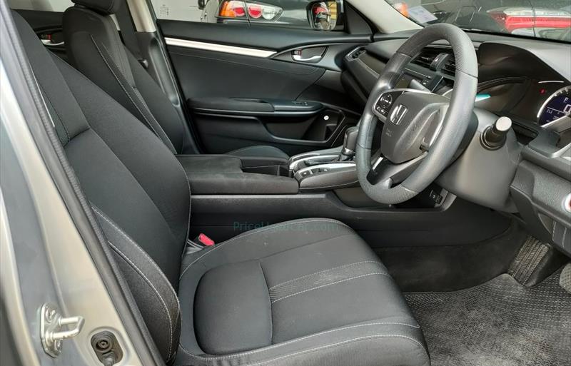 ขายรถเก๋งมือสอง-honda-ฮอนด้า-civic-ซีวิค-รถปี2018-รหัส68711-272d1b78.jpg ขายรถเก๋งมือสอง-honda-ฮอนด้า-civic-ซีวิค-รถปี2018-รหัส68711-272d1b78.jpg